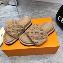 Louis Vuitton Pool Pillow Flat Comfort Mule nude 2023