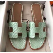 Hermes Oran Flat Slipper Sandals in Patent Python Pale Green