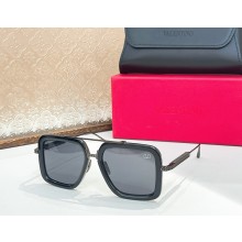 Valentino Sunglasses VA5041 06 2025