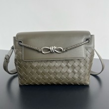 bottega veneta Small Andiamo Messenger BAG in Intrecciato leather military green 2025