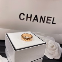 Chanel Coco Crush Ring pink Gold