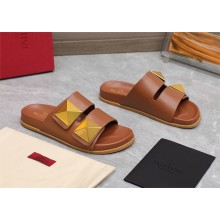 Valentino GARAVANI One Stud slip-on slides tan 2023
