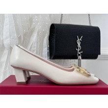 Roger Vivier Belle Vivier Motherpearl Buckle Pumps in Leather white 2023