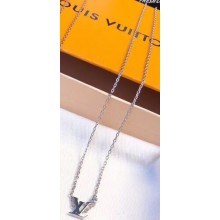 Louis Vuitton Idylle Blossom LV Pendant Necklace White Gold