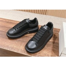 Alexander McQueen women/Men Retro Sneaker in black calfskin 2024