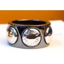 Louis Vuitton Black Ring White Gold