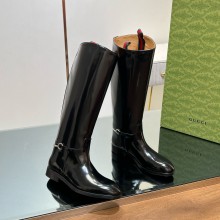 Gucci Women's slim Horsebit boot in black 2024