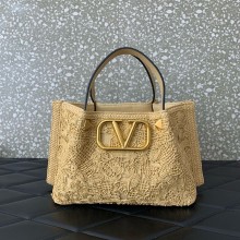 VALENTINO SMALL SHOPPING BAG IN LACE-EFFECT RAFFIA  NATURAL 2024