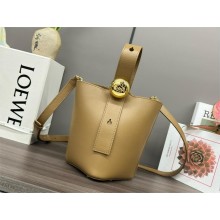 loewe mini Pebble Bucket bag in mellow calfskin sand 2024