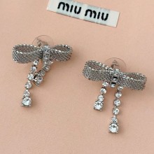 miu miu Orecchini con pendenti con cristalli