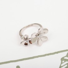 Van Cleef & Arpels Frivole Between the Finger ring silver