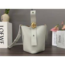 loewe mini Pebble Bucket bag in smooth calfskin shell grey 2025