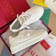 Valentino ONE STUD XL NAPPA LEATHER LOW-TOP SNEAKER WHITE 2023