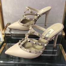 VALENTINO ROCKSTUD STRAP sheepskin PUMP 9.5CM NUDE