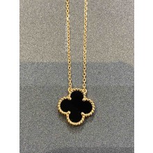 Van Cleef & Arpels medium clover Necklace 04 2021
