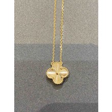 Van Cleef & Arpels medium clover Necklace 05 2021
