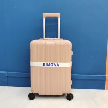 RIMOWA ESSENTIAL Cabin carry-on suitcase nude pink