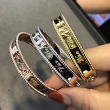  Van Cleef & Arpel Perlée signature bracelet