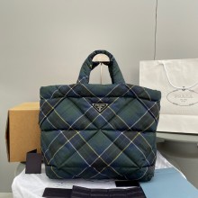 prada Padded green plaid Re-Nylon tote bag 2VG082 2021