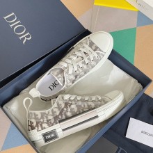 Dior White and Black Dior Oblique Canvas B23 Low-Top Sneaker 2023