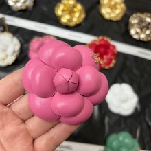 chanel camellia brooch 10 2023