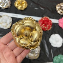 chanel camellia brooch 18 2023