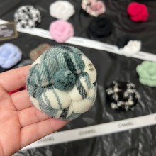 chanel camellia brooch 56 2023