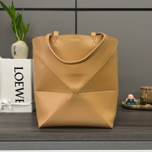 LOEWE Puzzle Fold Tote in shiny calfskin 052316 warm desert 2024