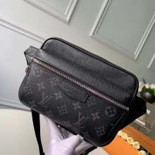 louis vuitton Outdoor Bumbag black in taiga leather M30245