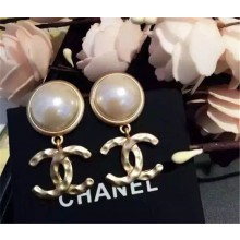Chanel pearl CC logo earrings 2016 white