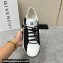 Givenchy Spectre runner Men's Sneakers in leather White/Black with zip